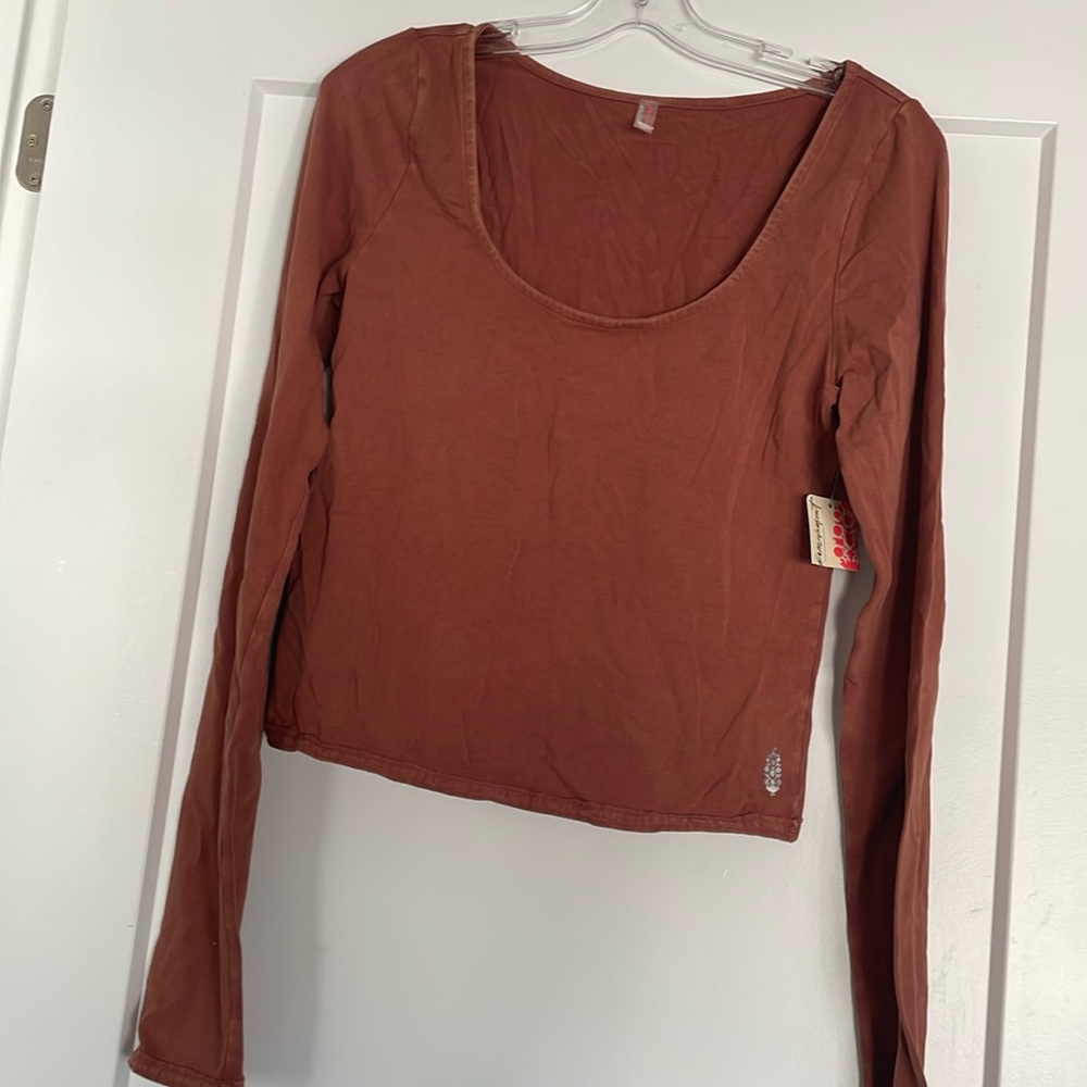 Scoop neck top